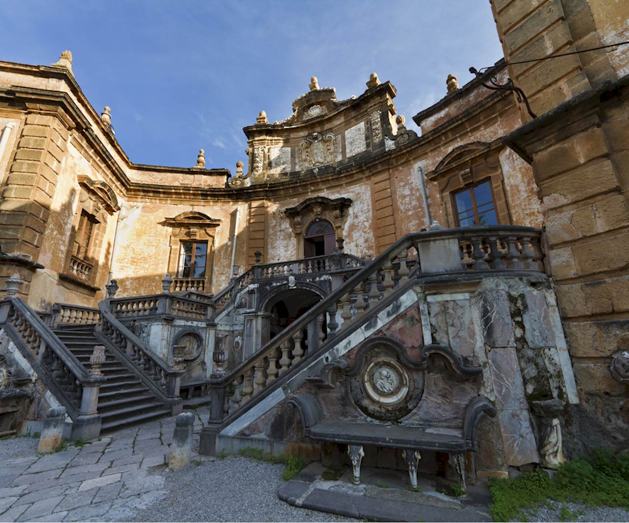 Villa Palagonia también conocida como Villa de los Monstruos - Bagheria | Secret World Trip Planner