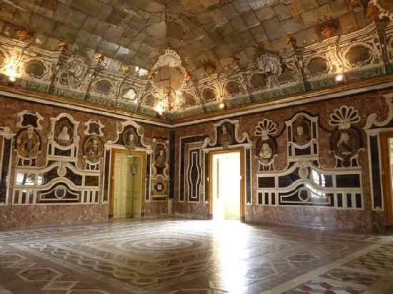 Villa Palagonia también conocida como Villa de los Monstruos - Bagheria | Secret World Trip Planner