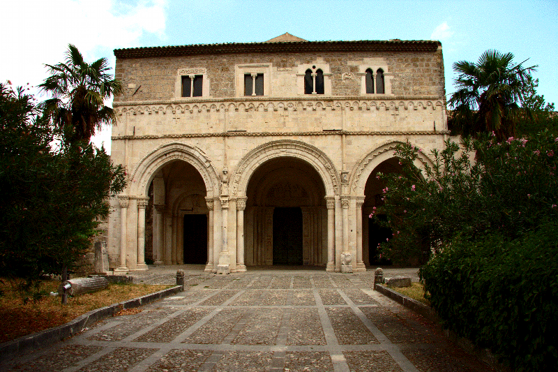 Abdij van San Clemente a Casauria - San Clemente | Secret World Trip Planner