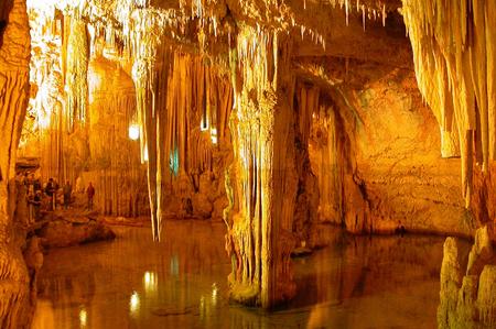 Grotten van Pertosa - Pertosa | Secret World Trip Planner