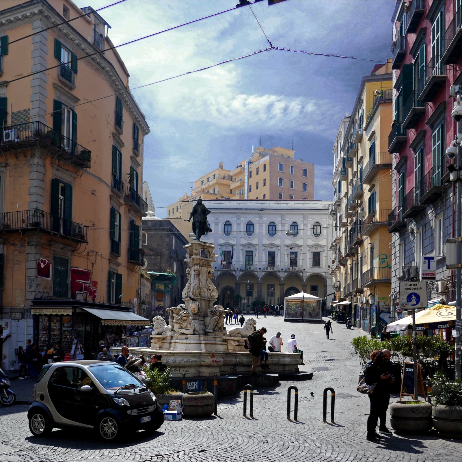 Fontanna Monteoliveto - Napoli | Secret World Trip Planner