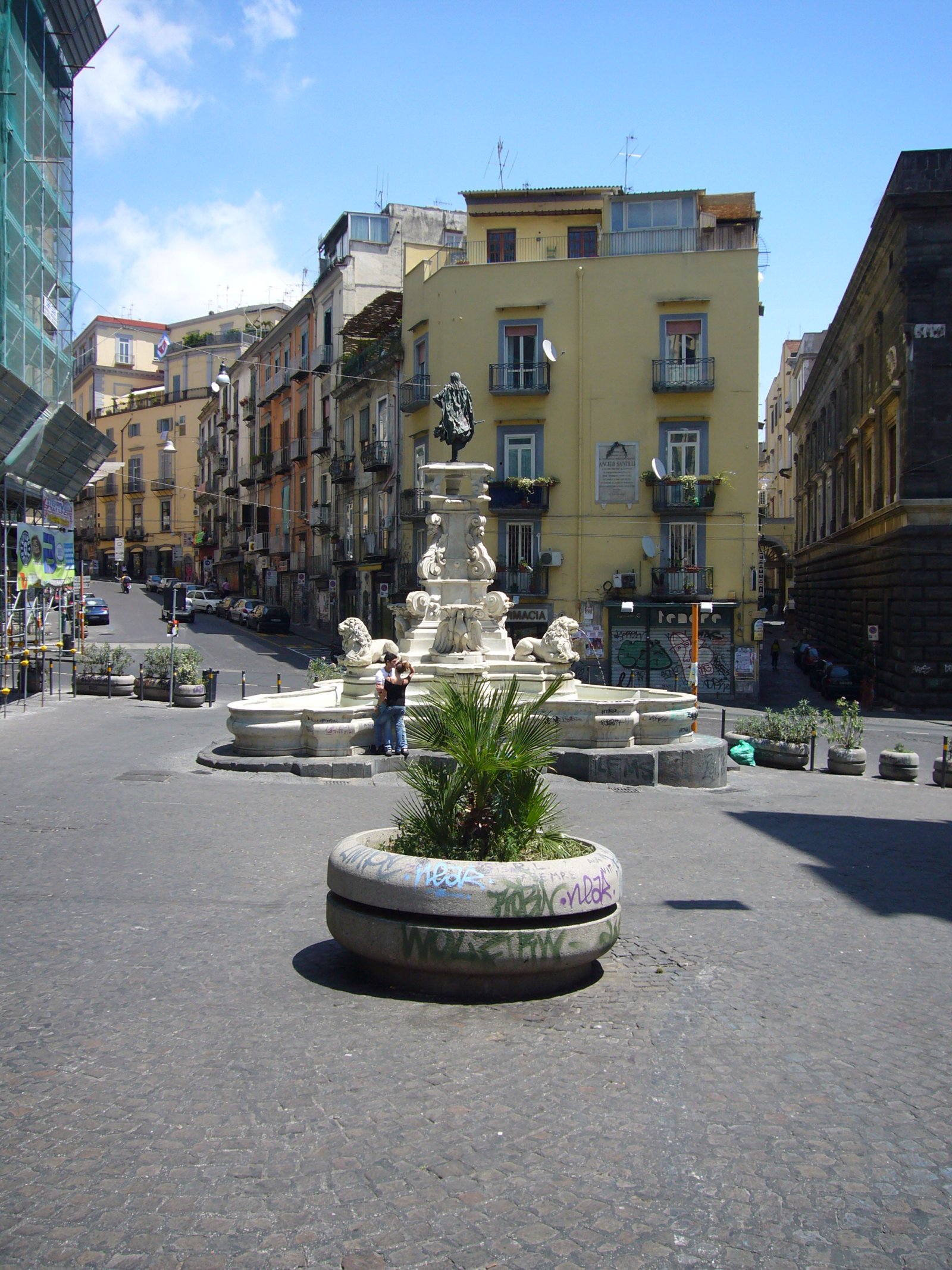 Fontanna Monteoliveto - Napoli | Secret World Trip Planner