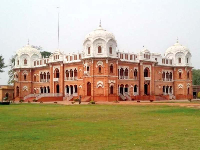 Darbar Mahal - Bahawalpur | Secret World Trip Planner