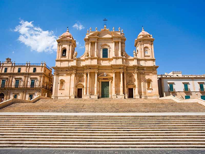 圣尼科洛母亲教堂 - Noto | Secret World Trip Planner