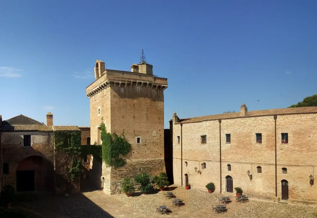 Kasteel San Basilio - Contrada S. Basilio | Secret World Trip Planner