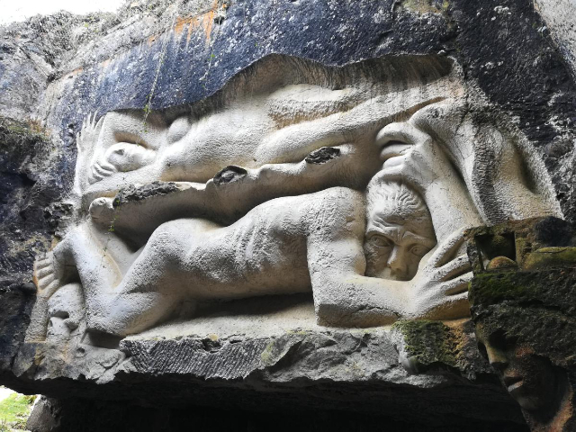 Os lapidiais - Port-d'Envaux | Secret World Trip Planner