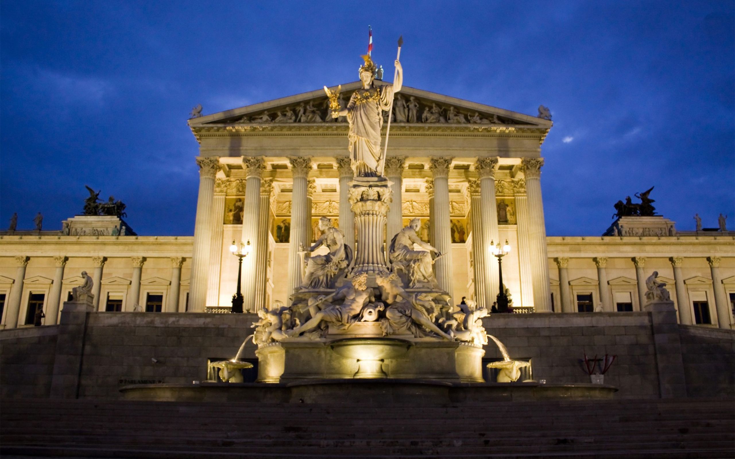 Oostenrijkse Parlementsgebouw - Wien | Secret World Trip Planner