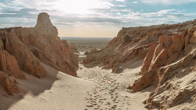 Parque Nacional do Mungo - Mungo | Secret World Trip Planner