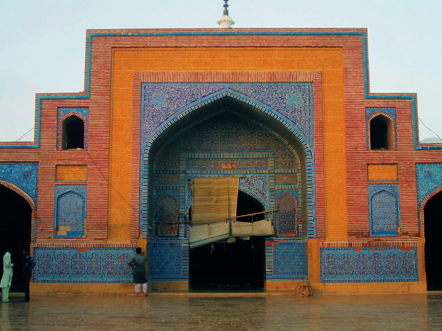 The Shah Jahan Mosque - Thatta | Secret World Trip Planner