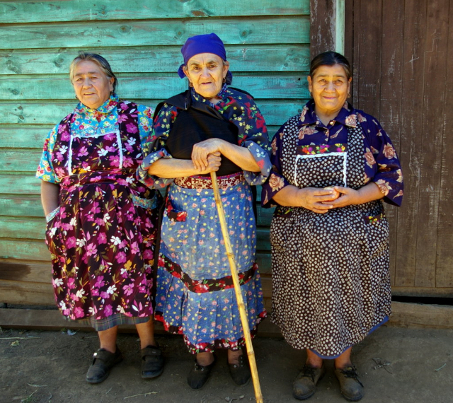 Tecidos Mapuche - Puerto Varas | Secret World Trip Planner