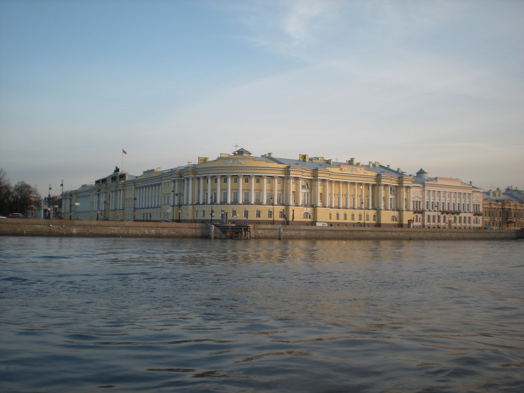元老院と会堂の建物 - Sankt-Peterburg | Secret World Trip Planner