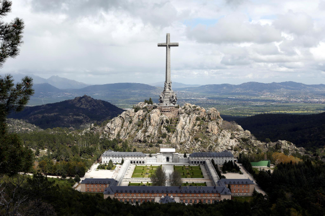 Vale do Caído de Madrid - San Lorenzo de El Escorial | Secret World Trip Planner