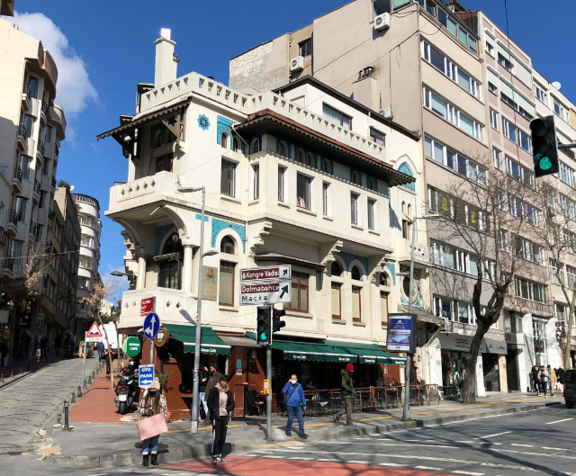 Casa Vedat Tek — Vali Konağı Cd. No:39