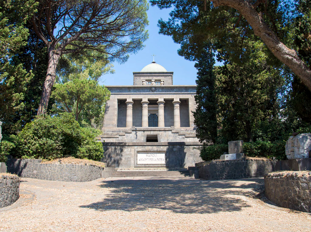 Schillizzi Mausoleum - Napoli | Secret World Trip Planner