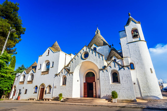 Kerk van St. Antonius van Padua - Alberobello | Secret World Trip Planner
