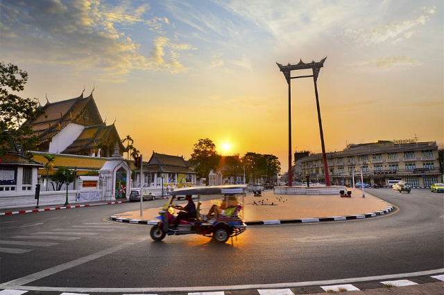 De Reuzenschommel - Khet Phra Nakhon | Secret World Trip Planner
