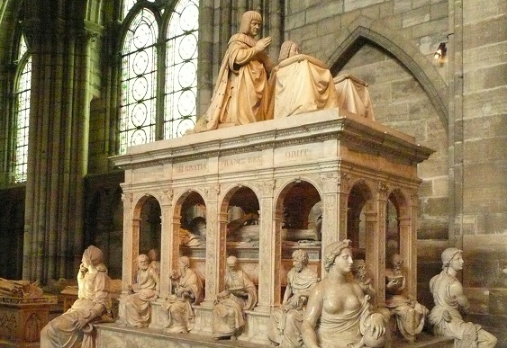圣但尼的Basilique de Saint-Denis - Saint-Denis | Secret World Trip Planner