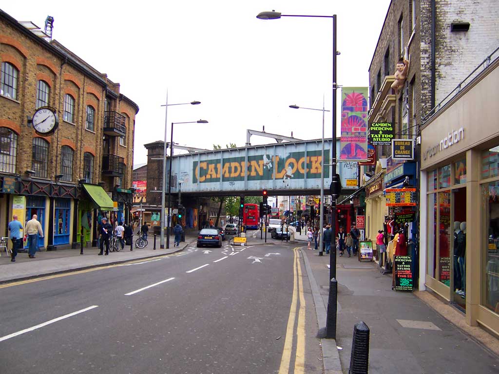 Camden Market / Jedz, pij, kupuj i tańcz w Londynie - Camden Town | Secret World Trip Planner