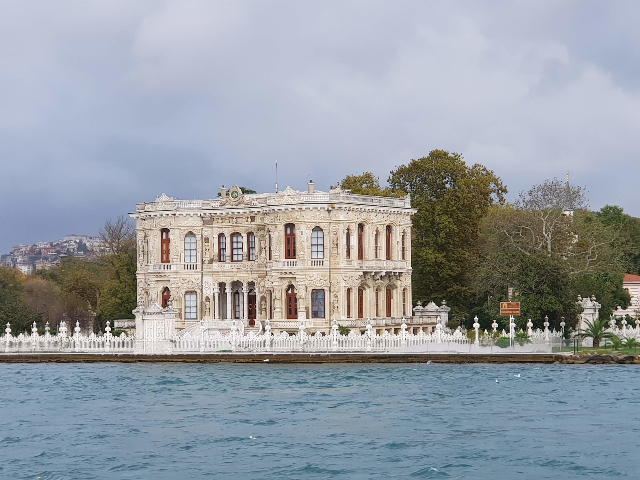 Palacio de Kucuksu - Küçüksu Cd. | Secret World Trip Planner