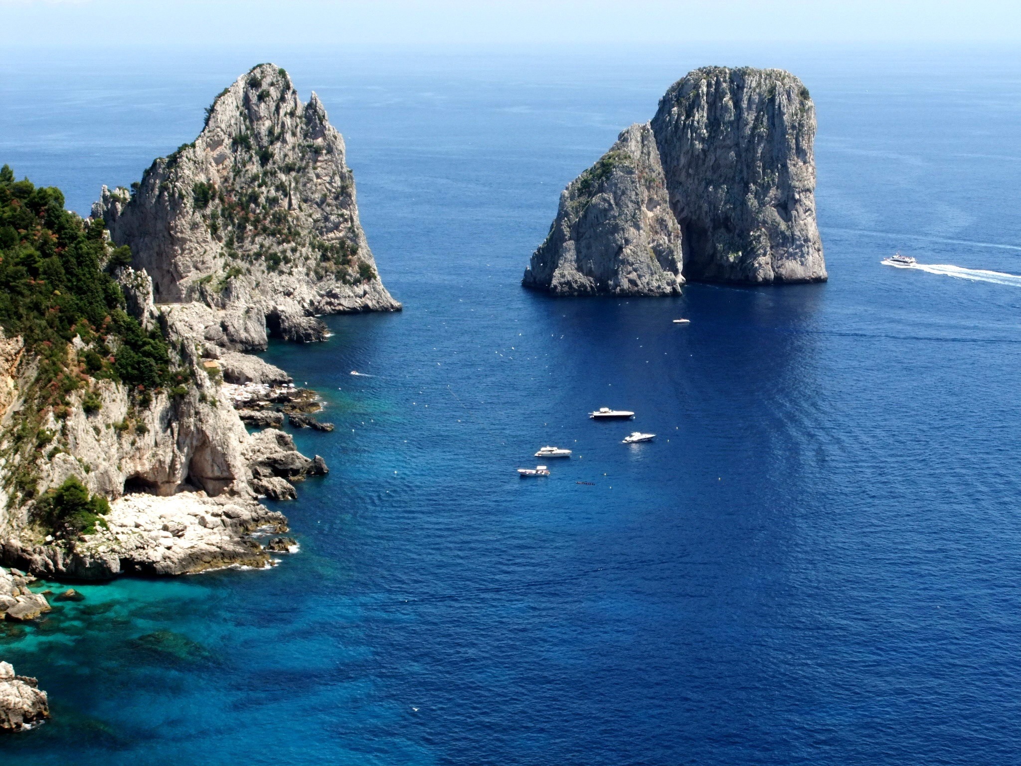 스택 - I Faraglioni | Secret World Trip Planner