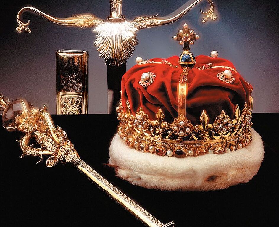 The Scottish Crown Jewels - Castlehill | Secret World Trip Planner