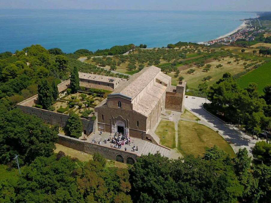 Fossacesia und die Abtei St. Johannes in Venus - Fossacesia | Secret World Trip Planner