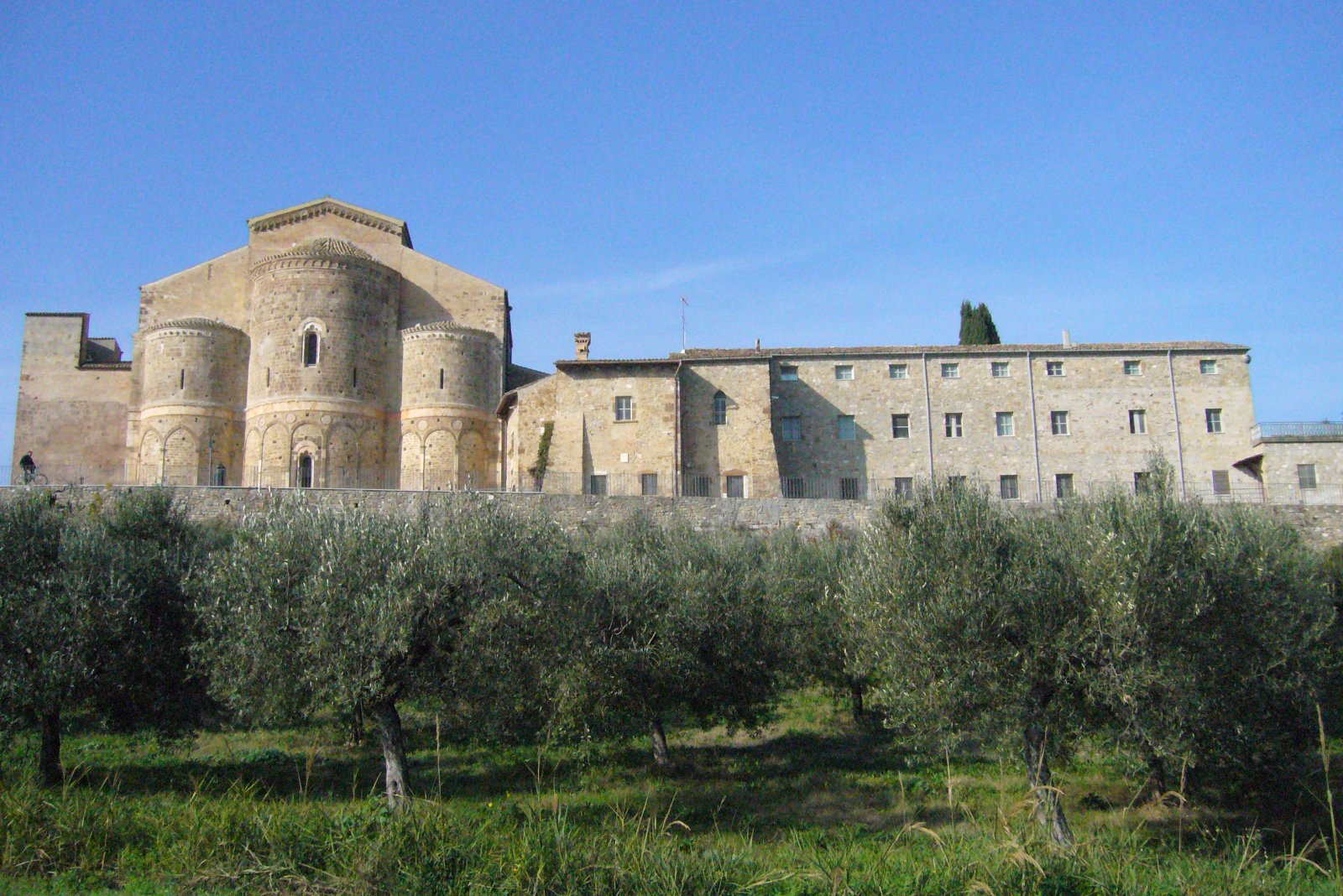 Fossacesia und die Abtei St. Johannes in Venus - Fossacesia | Secret World Trip Planner