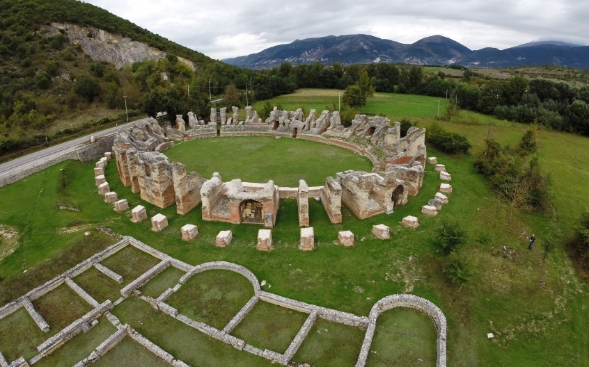 Das obere Aterno-Flusstal und das antike Amiternum - Frazione S. Vittorino | Secret World Trip Planner