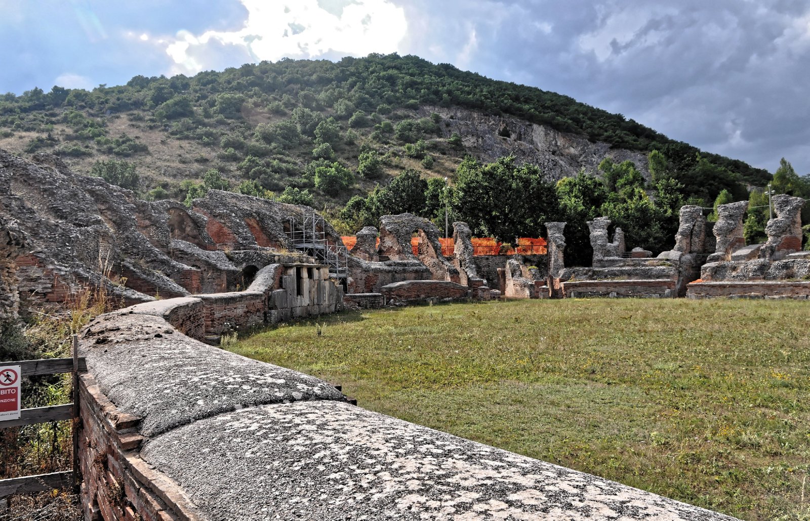 Das obere Aterno-Flusstal und das antike Amiternum - Frazione S. Vittorino | Secret World Trip Planner