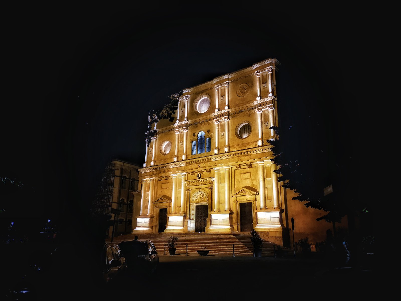 Kirche von San Bernardino - L'Aquila | Secret World Trip Planner