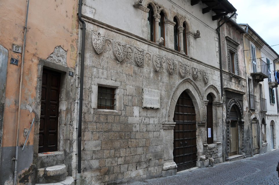 Taverna Ducale : ein seltenes Beispiel mittelalterlicher Architektur - Popoli | Secret World Trip Planner