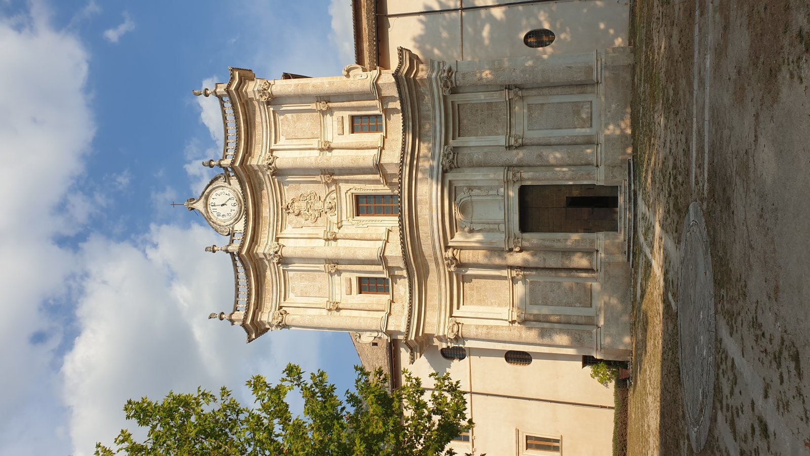Abtei von Santo Spirito al Morrone - Badia-bagnaturo | Secret World Trip Planner