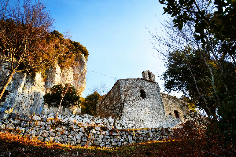 산 스칼람 브라와 산 미켈레의 암자 - Sulmona | Secret World Trip Planner