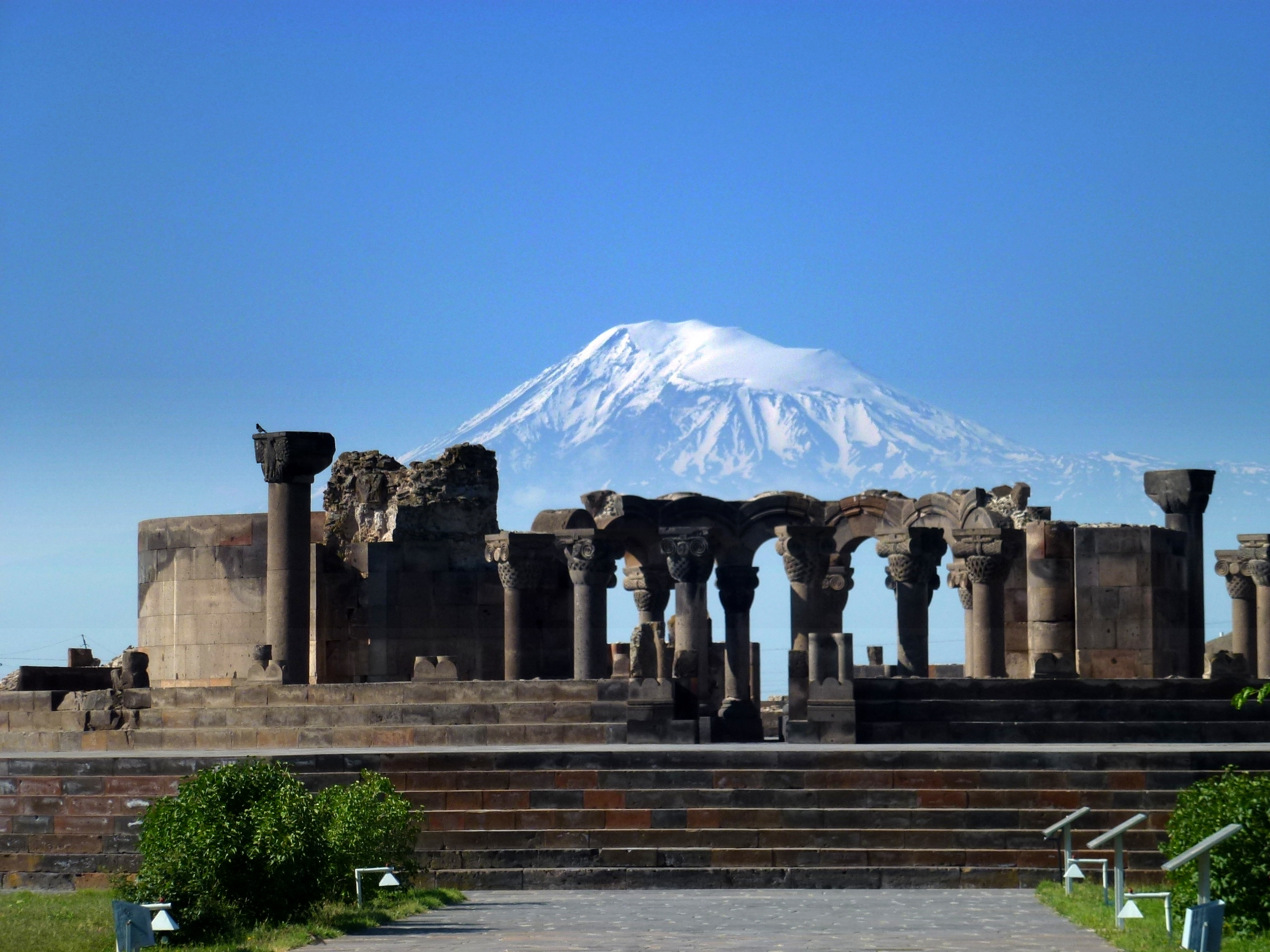 Kathedraal van Zvartnots - Echmiadzin | Secret World Trip Planner