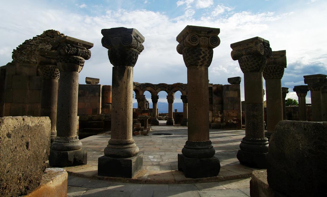 Kathedraal van Zvartnots - Echmiadzin | Secret World Trip Planner