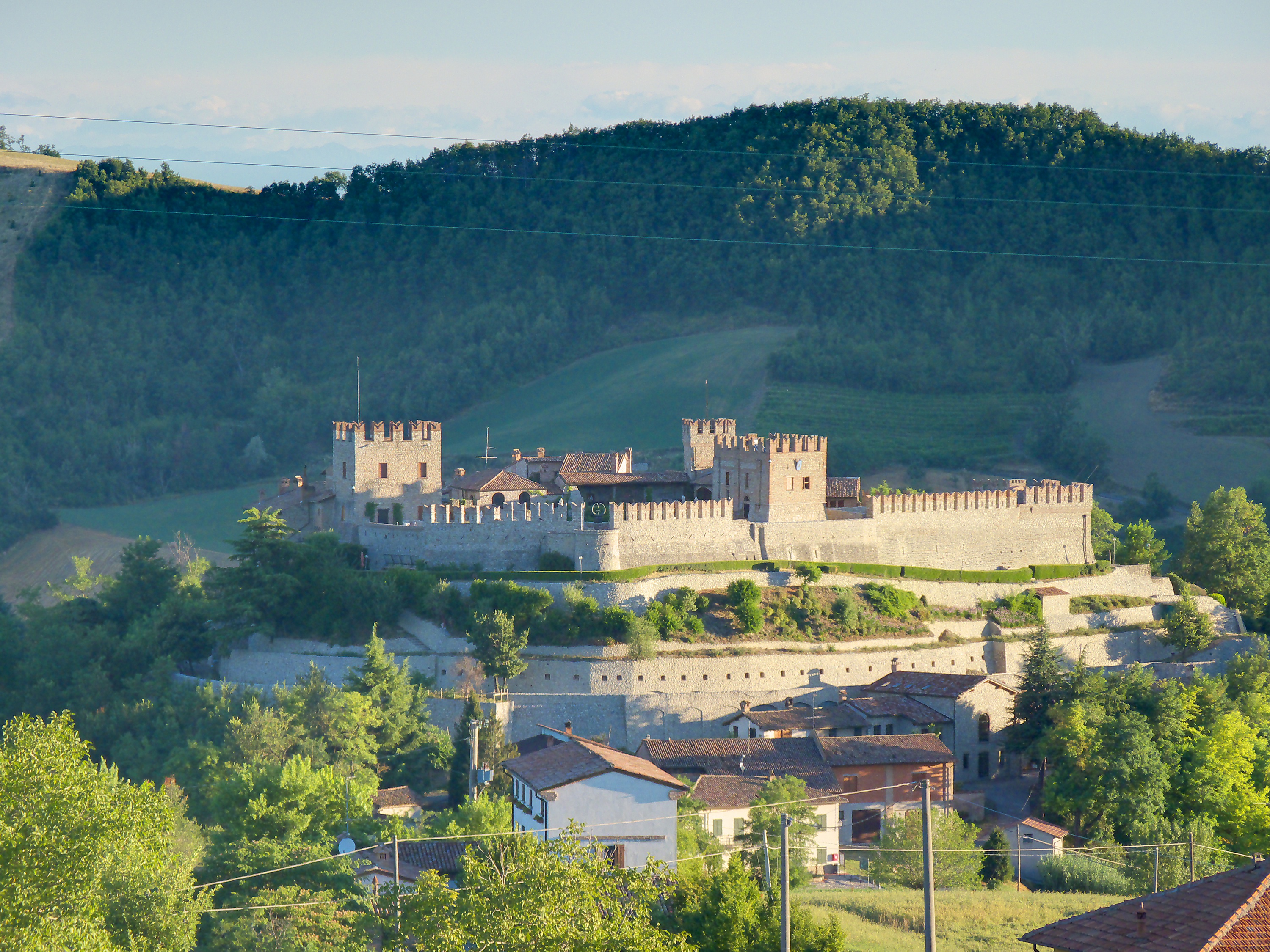 Замок Монтесегале - Montesegale | Secret World Trip Planner