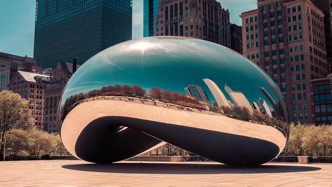 Cloud Gate é a Ópera do artista britânico Anish Kapoor - Chicago | Secret World Trip Planner