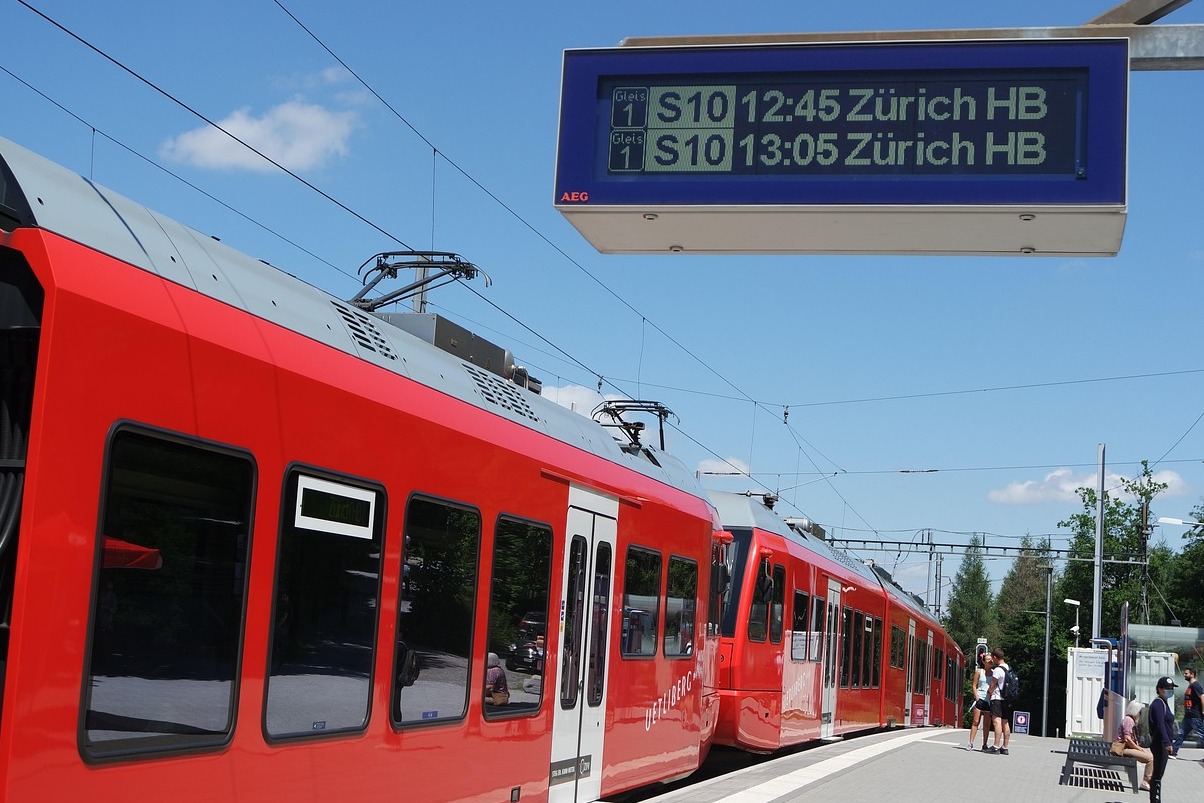 Uetliberg una meseta que domina la ciudad de Zurich - Zurigo | Secret World Trip Planner