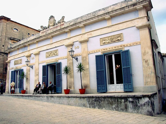 Roda de Conversa - Ragusa | Secret World Trip Planner