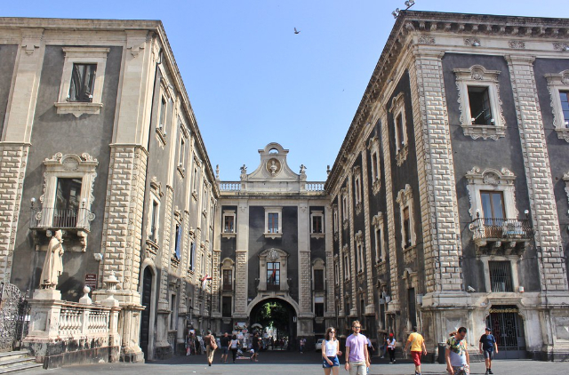 Порта Узеда - Catania | Secret World Trip Planner