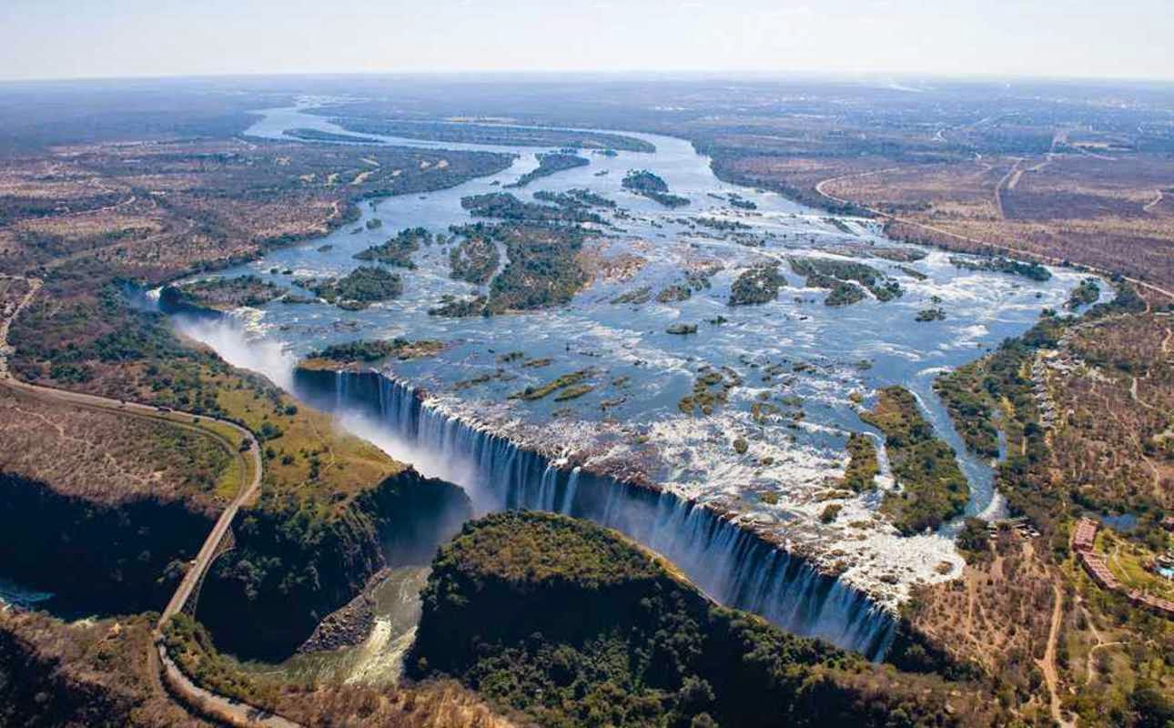A magia das Cataratas Vitória  - Livingstone | Secret World Trip Planner