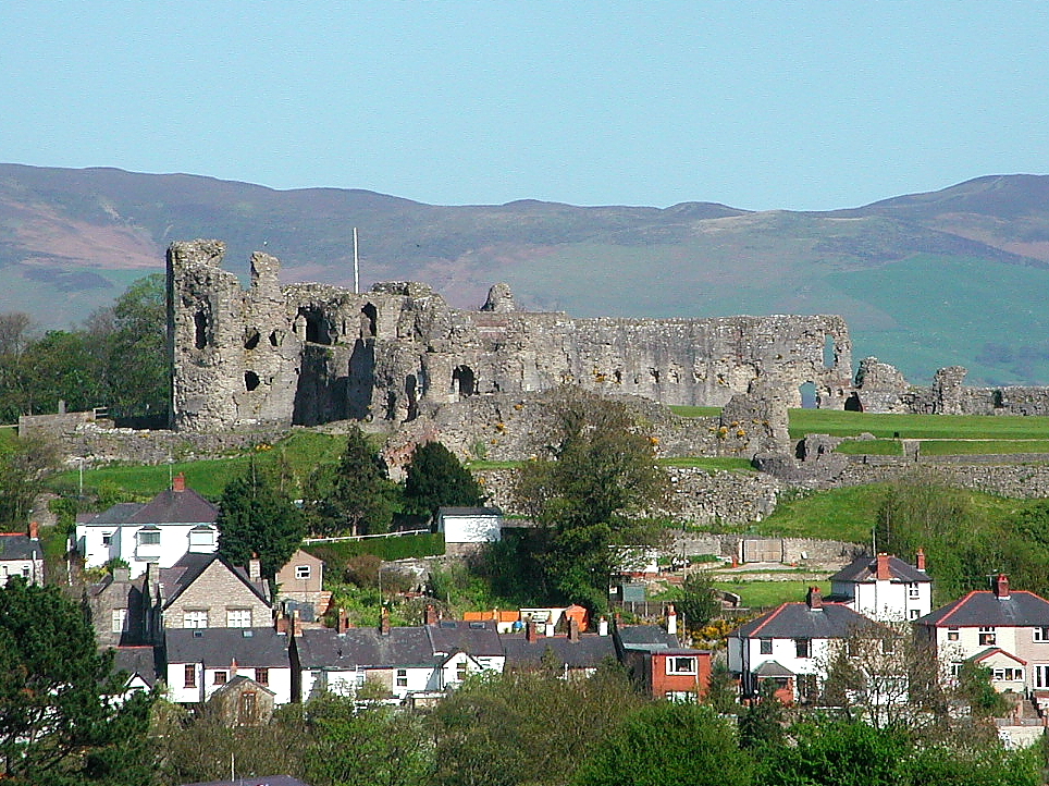 The striking ruins of Denbigh Castle — Castle Hill