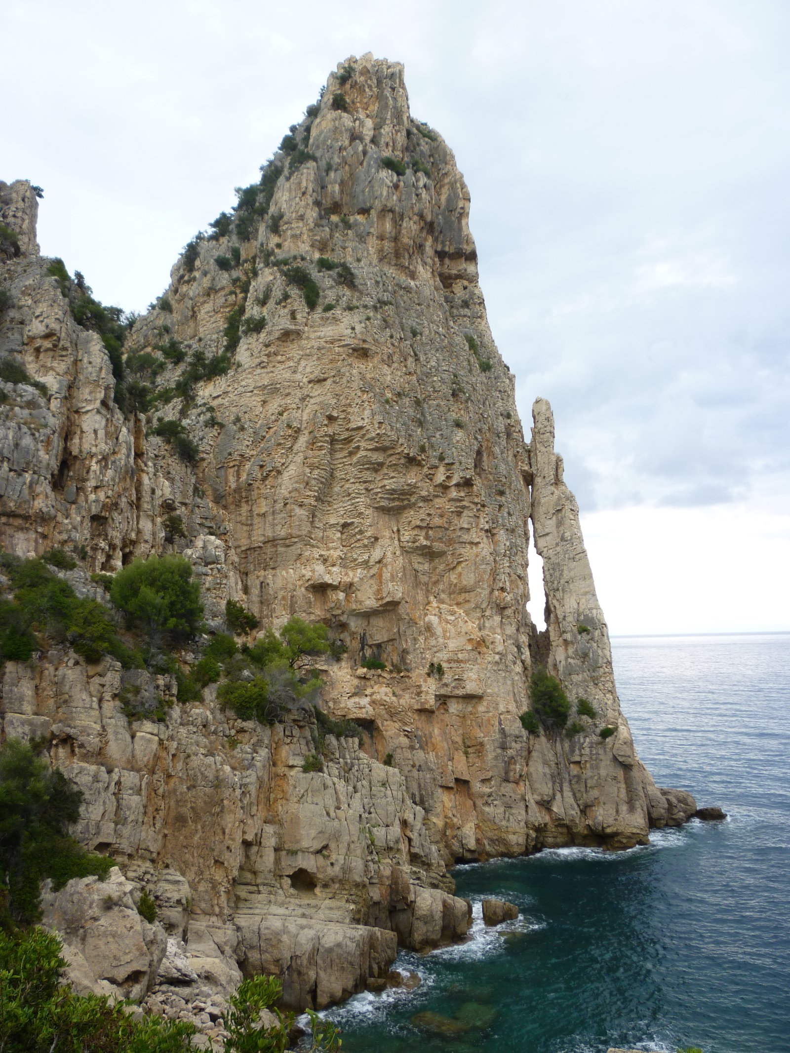 Pedra Longa is a spire 128 meters above sea level. - Pedra Longa | Secret World Trip Planner