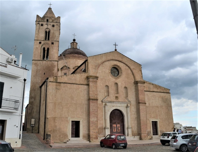 Moederkerk van de Heiligen Petrus en Paulus - Via Nicola Franchi | Secret World Trip Planner