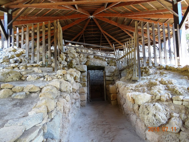 Grobowiec mykeński w Poros - Epar.Od. Argostoliou - Lakithras - Pessadon | Secret World Trip Planner
