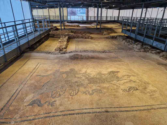 De buitengewone Romeinse mozaïeken van de Domus del Mito - Sant'Angelo In Vado | Secret World Trip Planner