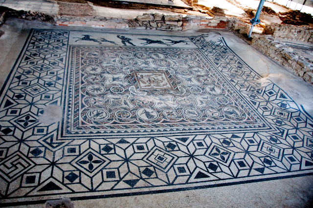 De buitengewone Romeinse mozaïeken van de Domus del Mito - Sant'Angelo In Vado | Secret World Trip Planner