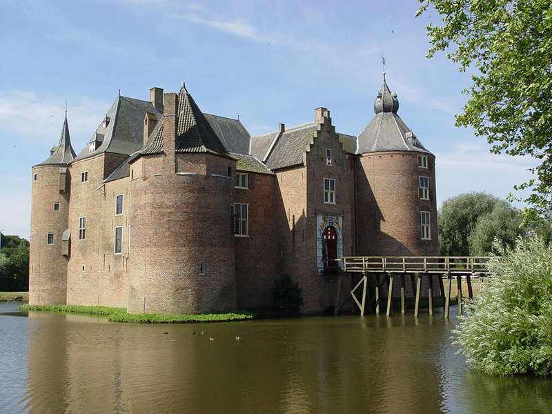 Castle Ammersoyen - Ammerzoden | Secret World Trip Planner