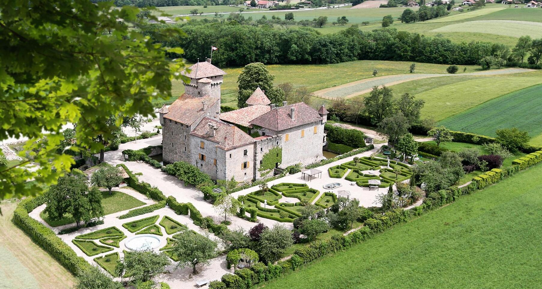 Château d'Avully en Haute Savoie | France - Brenthonne | Secret World Trip Planner