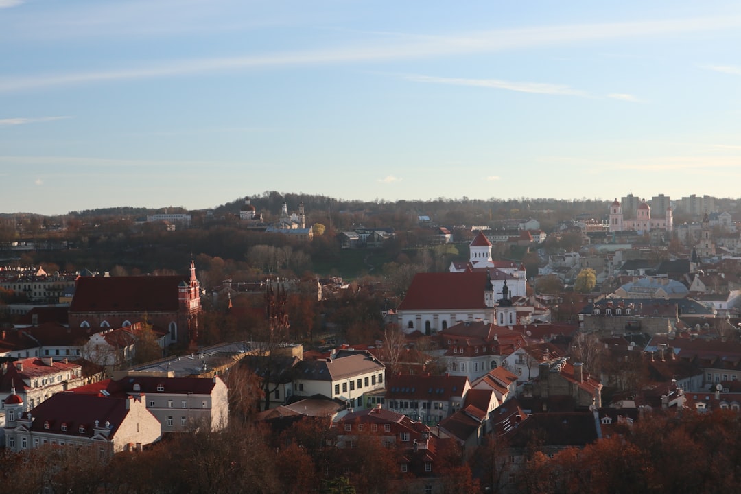 ヴィリニュスと三つの十字架の丘 - Vilnius | Secret World Trip Planner